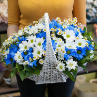 Basket with flowers “Field”